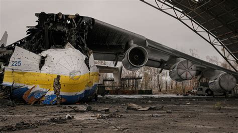 El gigantesco avión Antonov An-225 fue destruido en la invasión rusa: Ucrania dice que volverá a volar